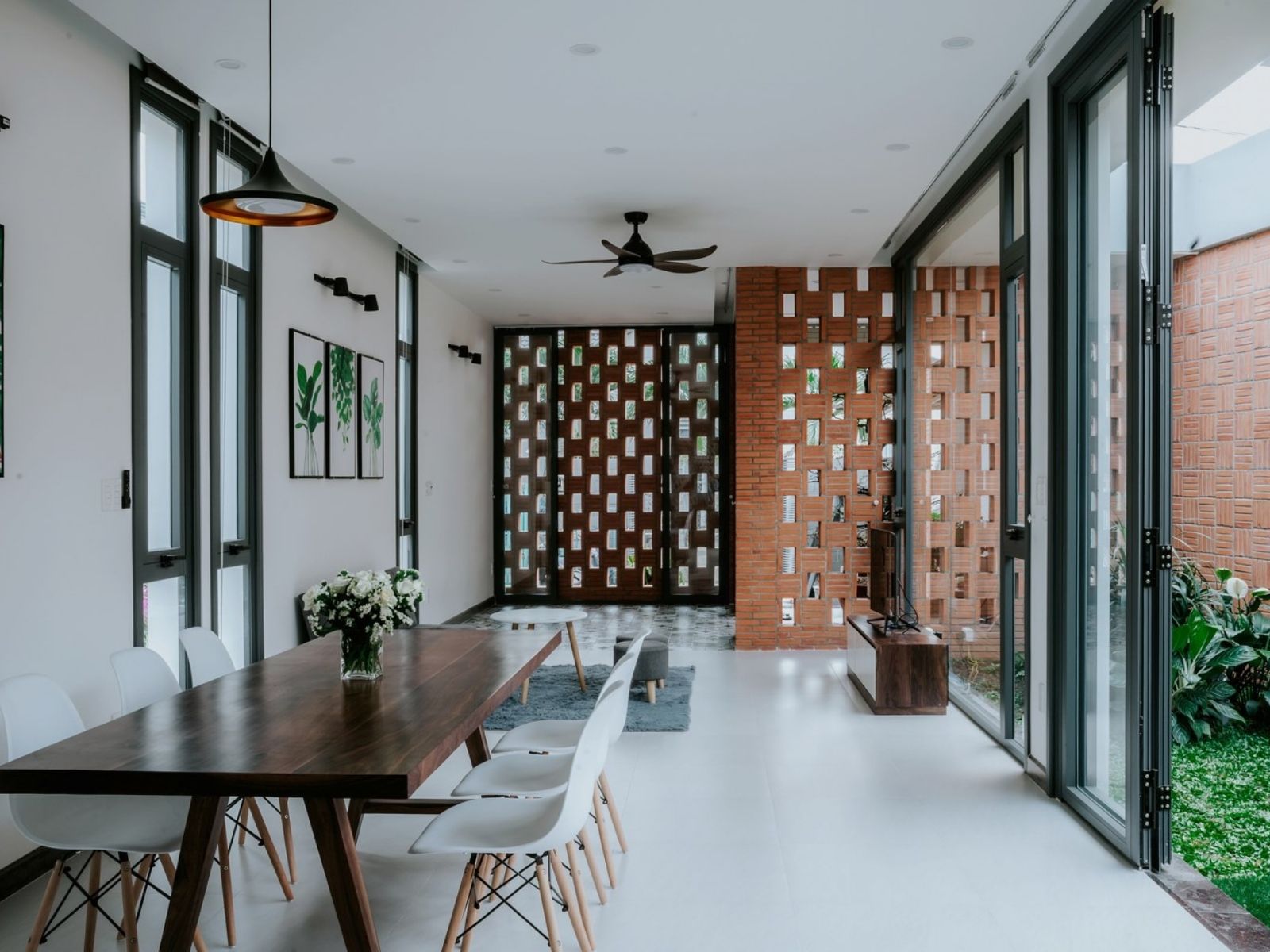 phụ kiện Cmech ,cửa nhôm theo tiêu chuẩn châu Âu,cửa nhôm biệt thự