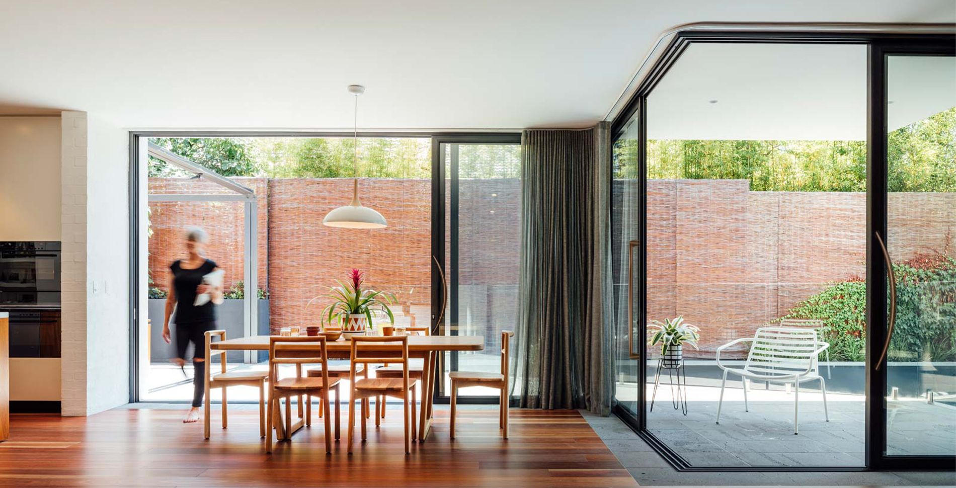 phụ kiện Cmech ,cửa nhôm theo tiêu chuẩn châu Âu,cửa nhôm biệt thự